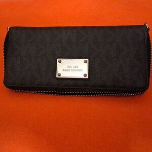 Wallet, Michael Kors - Jet Set Zip-Around Travel - Black Pebbled Leather